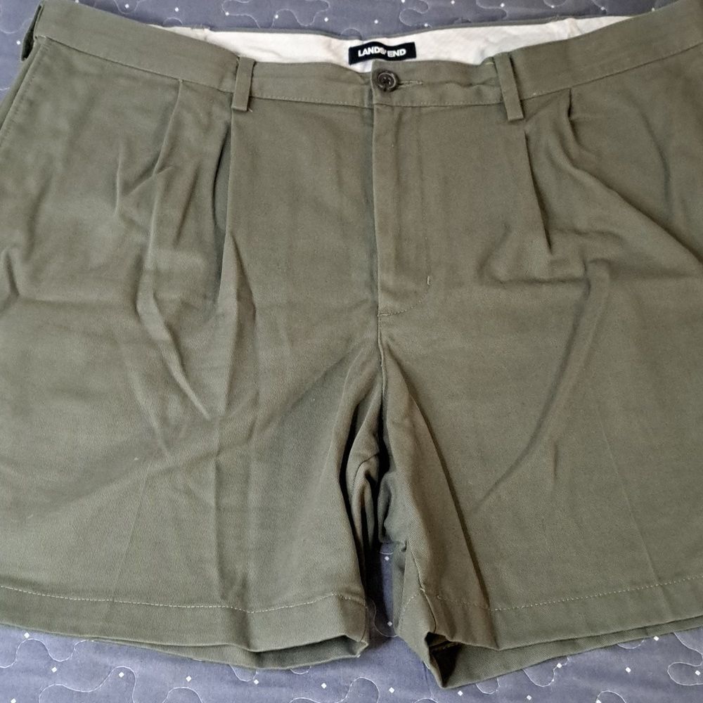 Lands' End Traditional fit green shorts size 40